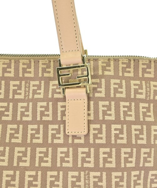 FENDI กระเป๋าถือขนาดใหญ่