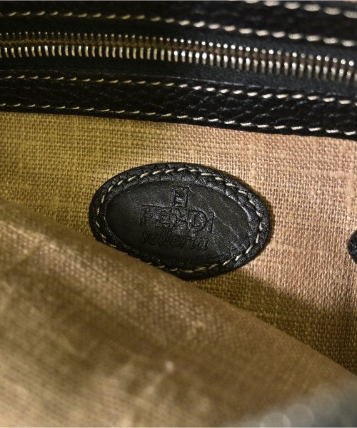 FENDI กระเป๋าสะพาย