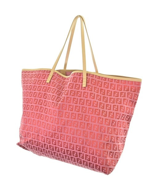FENDI กระเป๋าถือขนาดใหญ่
