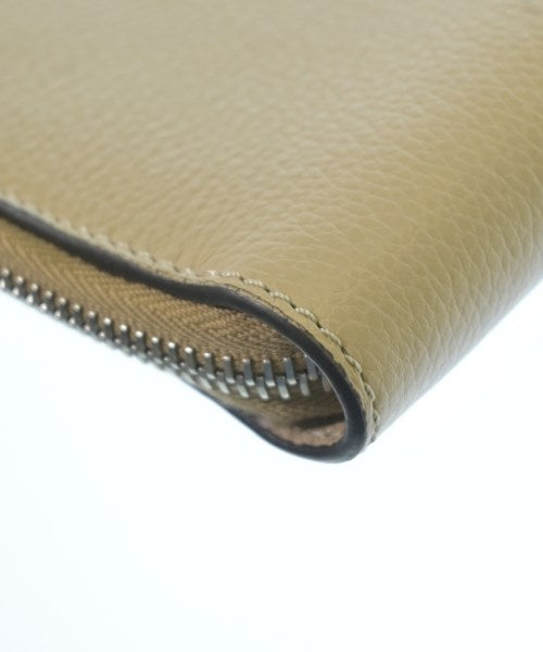 FENDI คลัตช์