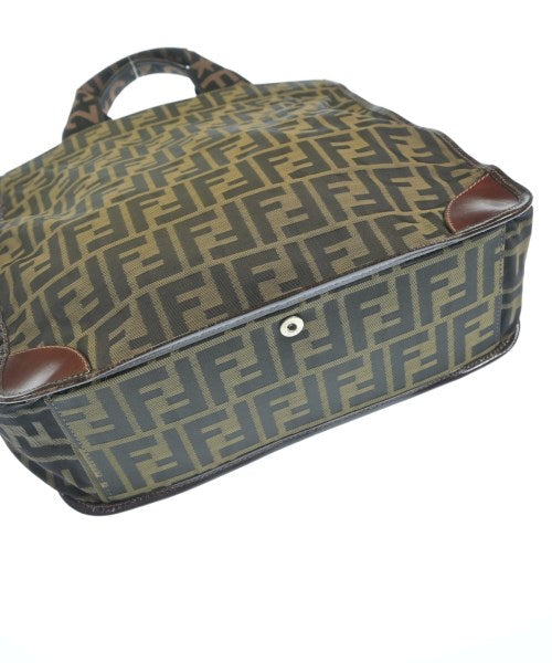 FENDI กระเป๋าถือขนาดใหญ่