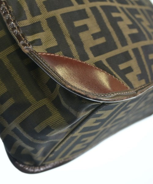 FENDI กระเป๋าถือขนาดใหญ่