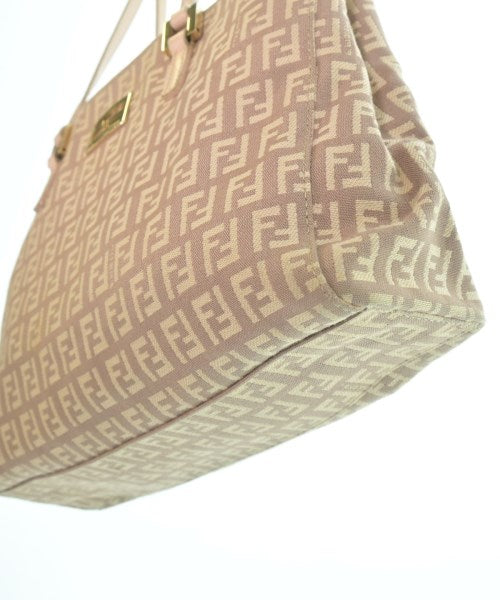 FENDI กระเป๋าถือขนาดใหญ่