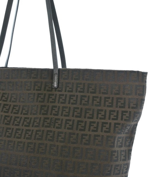 FENDI กระเป๋าถือขนาดใหญ่