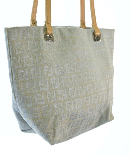 FENDI กระเป๋าถือขนาดใหญ่