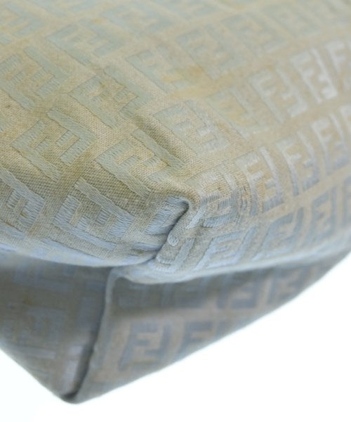 FENDI กระเป๋าถือขนาดใหญ่