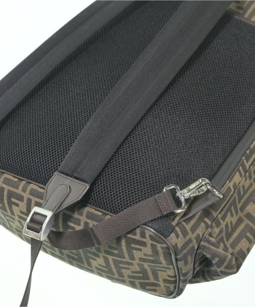 FENDI เป้สะพายหลัง