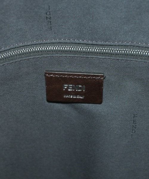 FENDI เป้สะพายหลัง