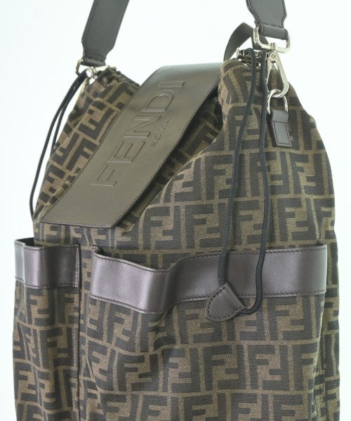 FENDI เป้สะพายหลัง