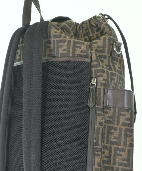 FENDI เป้สะพายหลัง