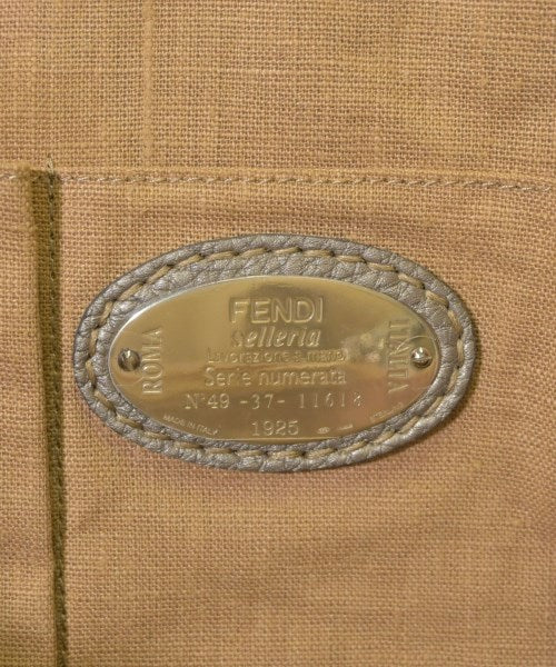 FENDI กระเป๋าถือขนาดใหญ่