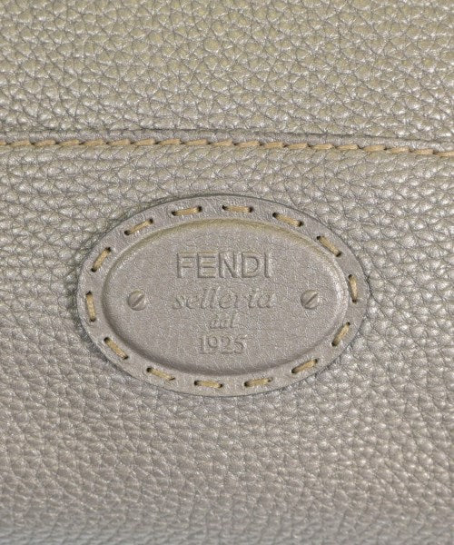 FENDI กระเป๋าถือขนาดใหญ่