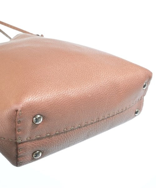 FENDI กระเป๋าถือขนาดใหญ่