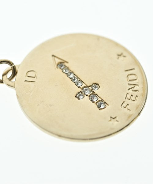 FENDI เครื่องประดับบนกระเป๋า