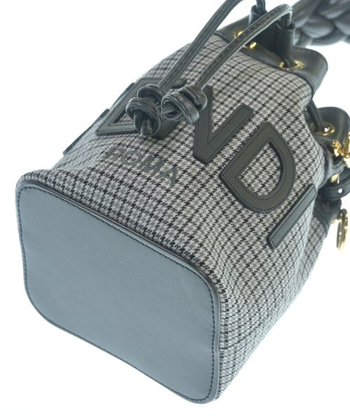 FENDI กระเป๋าสะพาย