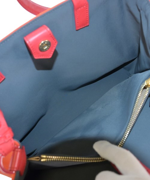 FENDI กระเป๋าถือขนาดใหญ่