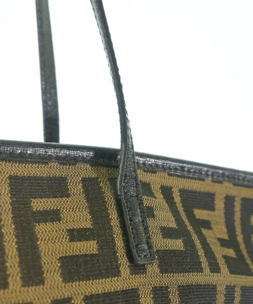 FENDI กระเป๋าถือขนาดใหญ่