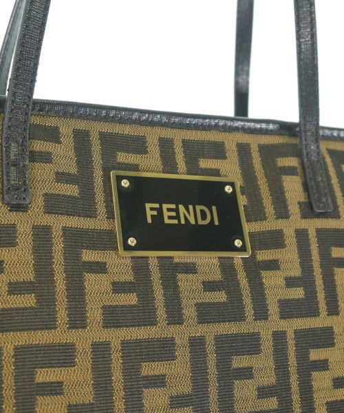 FENDI กระเป๋าถือขนาดใหญ่