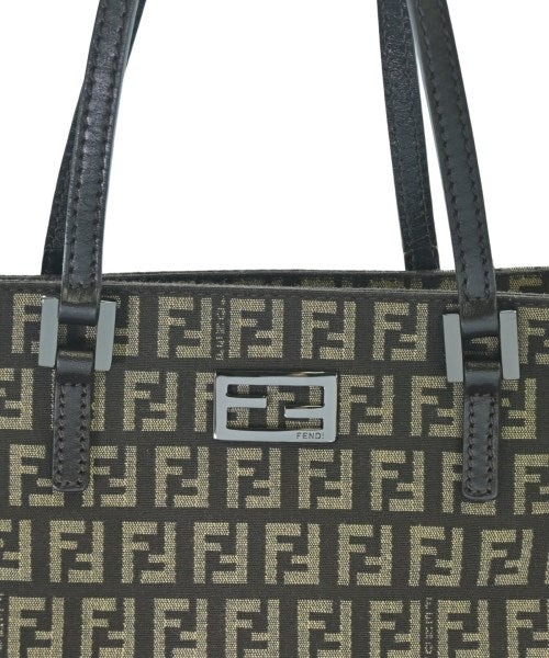 FENDI กระเป๋าถือขนาดใหญ่