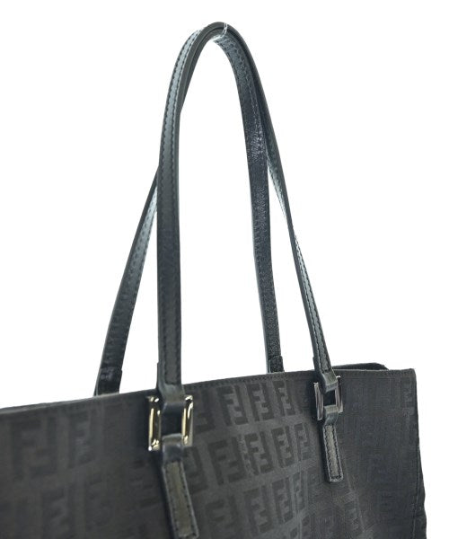 FENDI กระเป๋าถือขนาดใหญ่