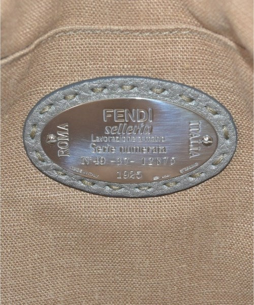 FENDI กระเป๋าสะพาย