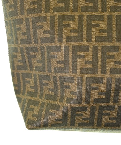 FENDI กระเป๋าถือขนาดใหญ่