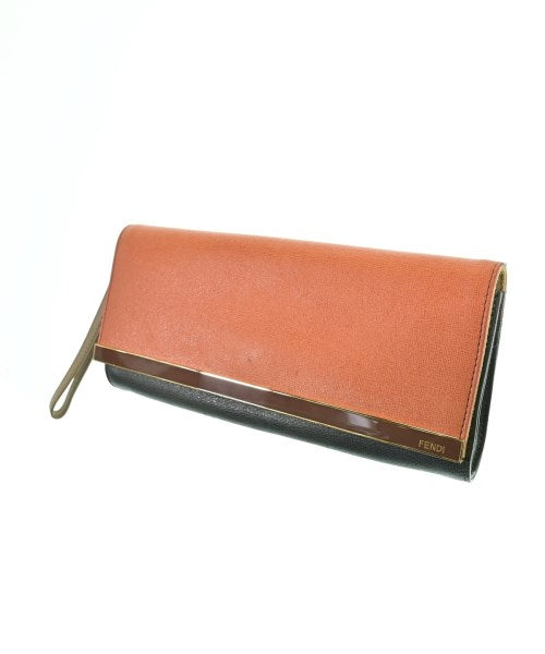 FENDI คลัตช์