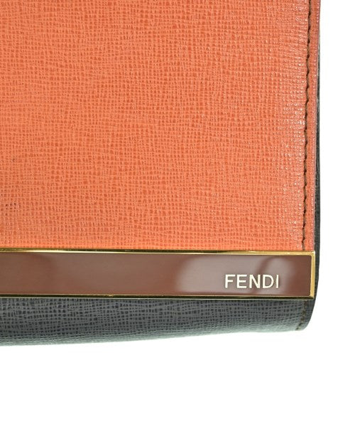 FENDI คลัตช์