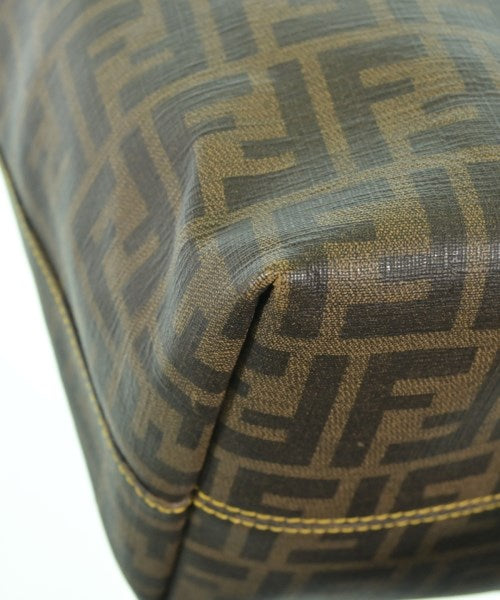 FENDI กระเป๋าถือขนาดใหญ่
