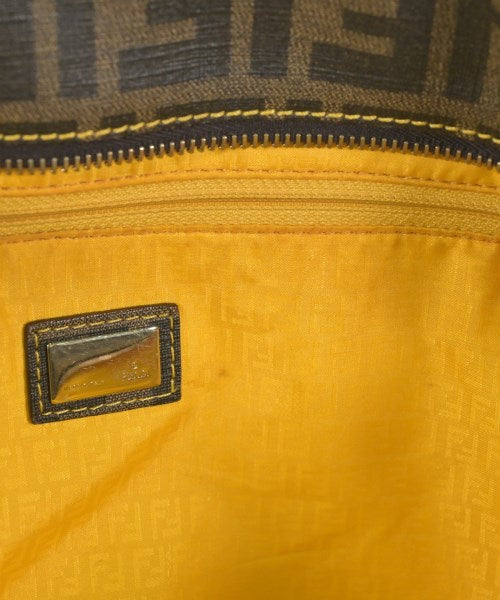 FENDI กระเป๋าถือขนาดใหญ่
