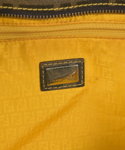 FENDI กระเป๋าถือขนาดใหญ่