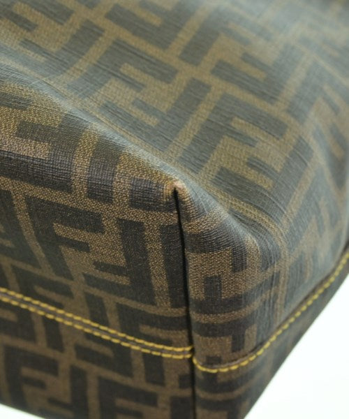 FENDI กระเป๋าถือขนาดใหญ่