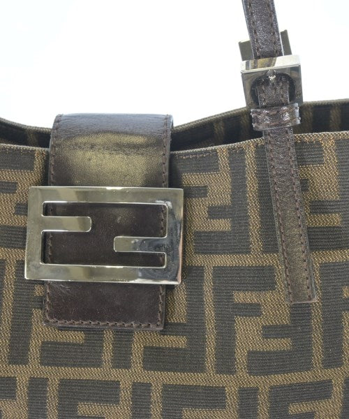 FENDI กระเป๋าถือขนาดใหญ่