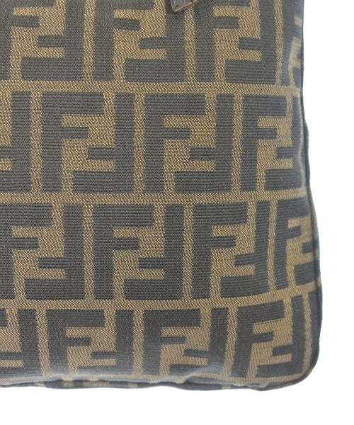 FENDI กระเป๋าถือขนาดใหญ่