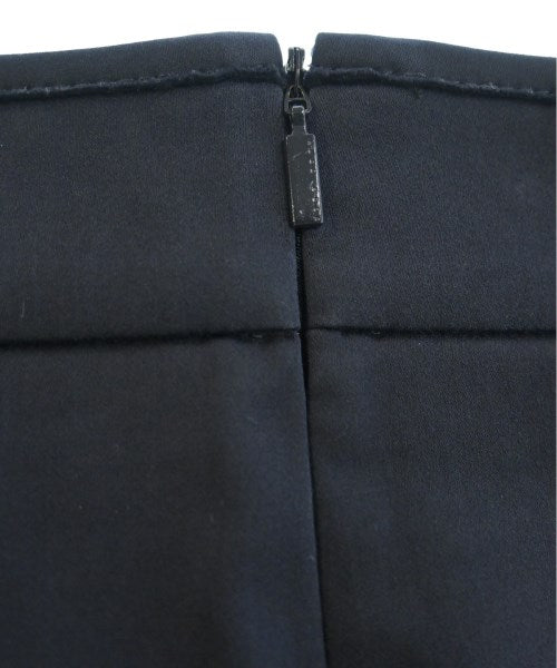 HUGO BOSS กระโปรงยาวถึงเข่า