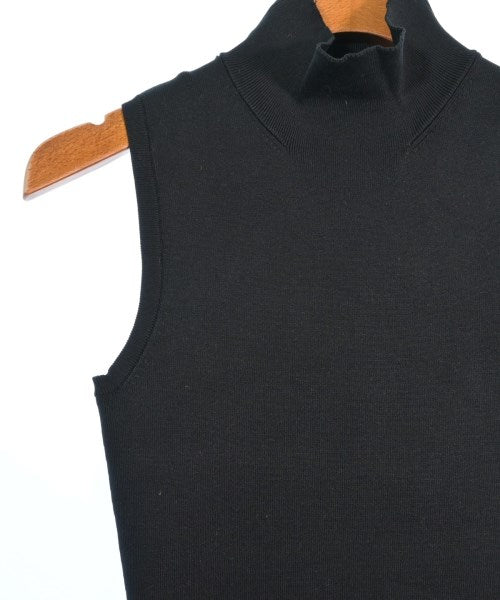 HUGO BOSS เสื้อแขนกุด