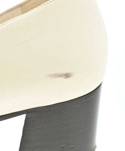 VALENTINO GARAVANI รองเท้าส้นสูง