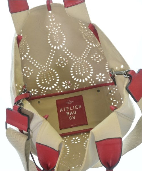 VALENTINO กระเป๋าถือขนาดใหญ่