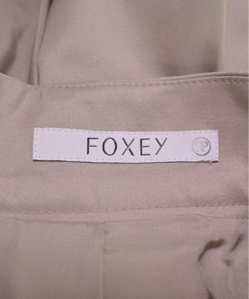 FOXEY กระโปรงยาวถึงเข่า