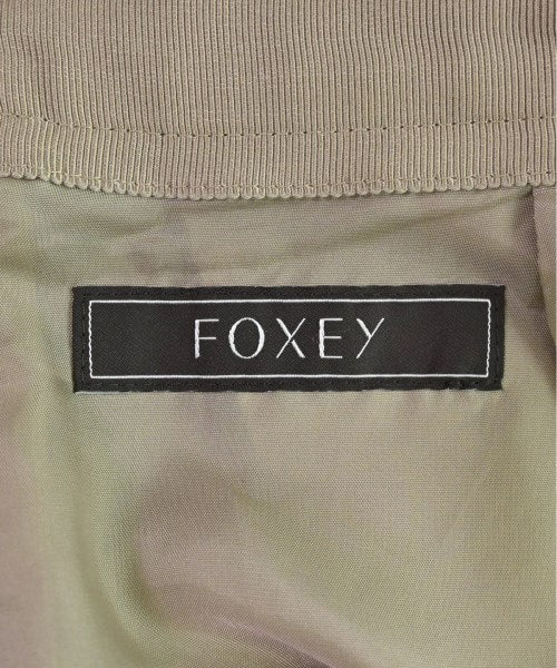 FOXEY กระโปรงยาวถึงเข่า