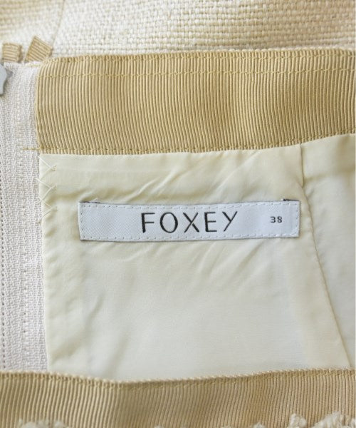 FOXEY กระโปรงยาวถึงเข่า