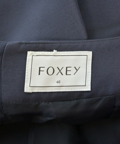 FOXEY กระโปรงยาวถึงเข่า