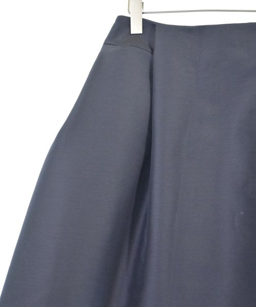 FOXEY กระโปรงยาวถึงเข่า