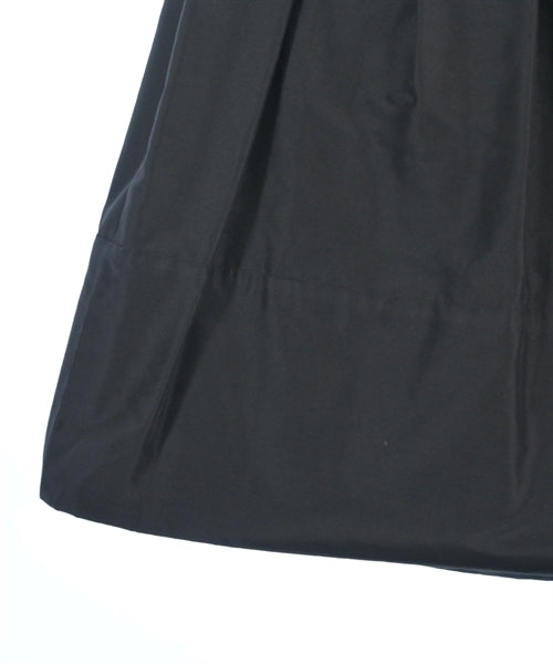 FOXEY กระโปรงยาวถึงเข่า