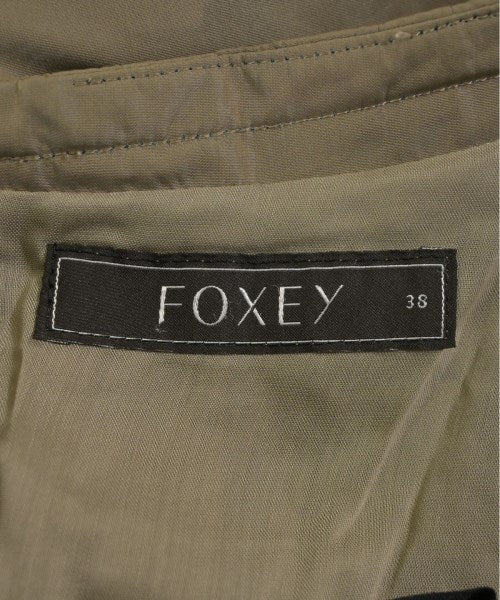 FOXEY กระโปรงยาวถึงเข่า