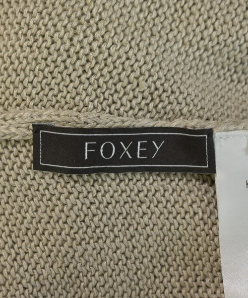 FOXEY เสื้อแขนกุด
