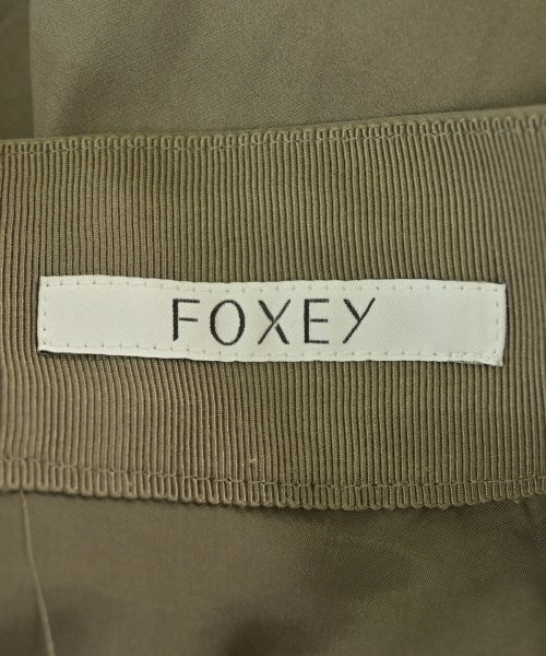 FOXEY กระโปรงยาวถึงเข่า