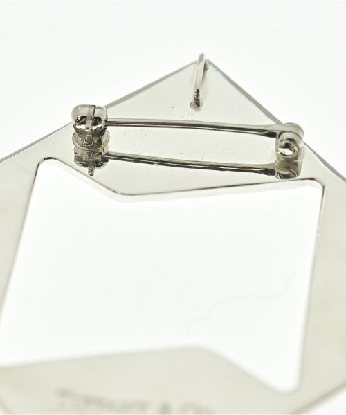 TIFFANY & CO. เข็มกลัด/ดอกไม้ติดเสื้อ