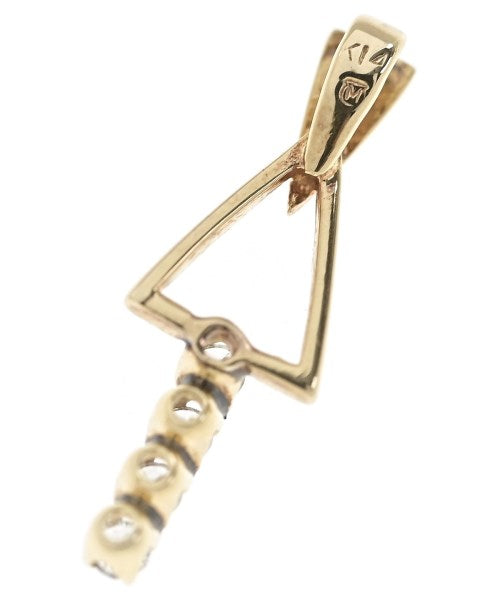 MIKIMOTO เครื่องประดับบนกระเป๋า
