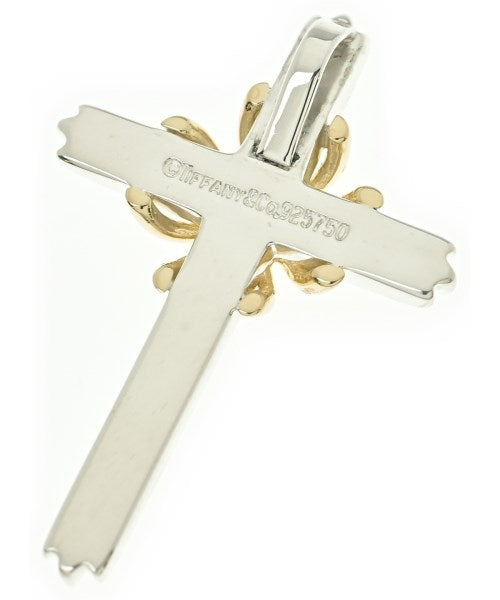 TIFFANY & CO. เครื่องประดับบนกระเป๋า